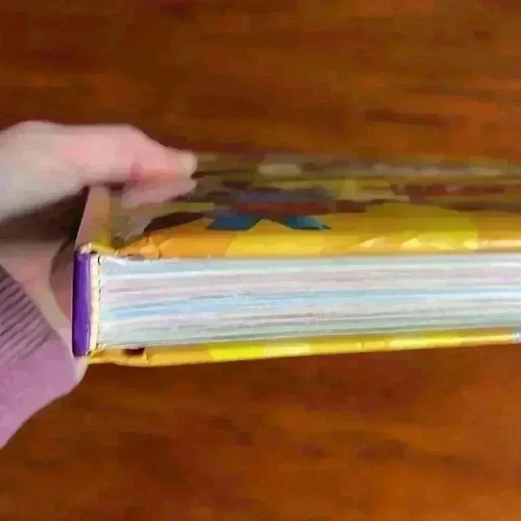 Paw Patrol!  Nickelodeon 5 minute stories book. - Picture 6 of 8